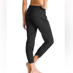 Athleta Aspire Black Ruched Ankle Pull On Jogger Pants 
Size 6
